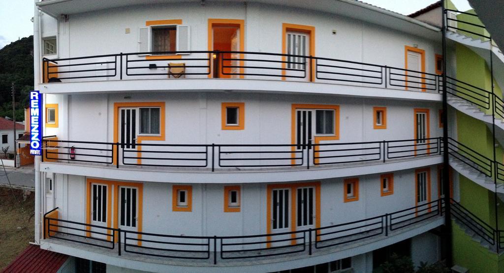 سامي Remezzo Apartments الغرفة الصورة