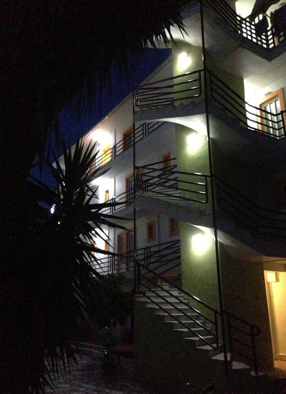 سامي Remezzo Apartments الغرفة الصورة